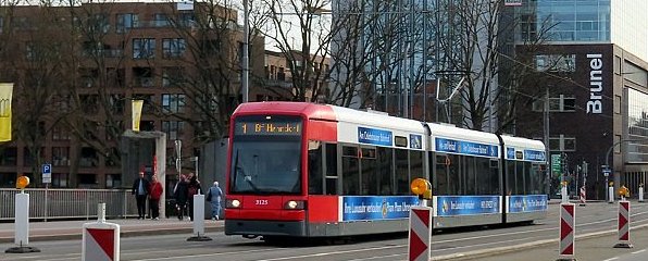 Straßenbahnverkehr auf der Bgm.-Smidt-Brücke Straßenbahnverkehr auf der Bgm.-Smidt-Brücke